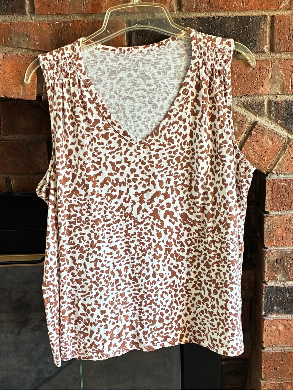 24/7 by Maurices Women’s Brown Leopard Print V-Neck Sleeveless Top